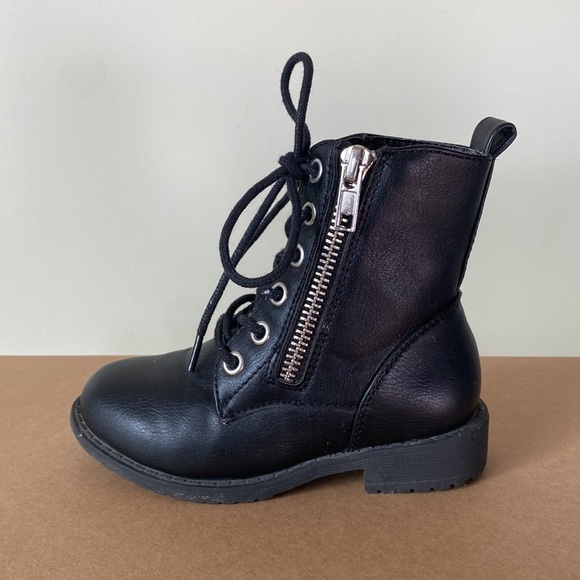 Girl’s Lace Up Black Boots - Picture 2 of 5